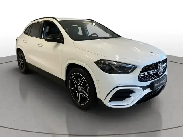 Mercedes-Benz GLA 200