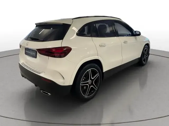 Mercedes-Benz GLA 200