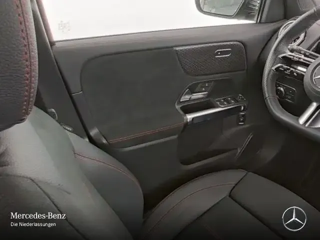 Mercedes-Benz EQB 250