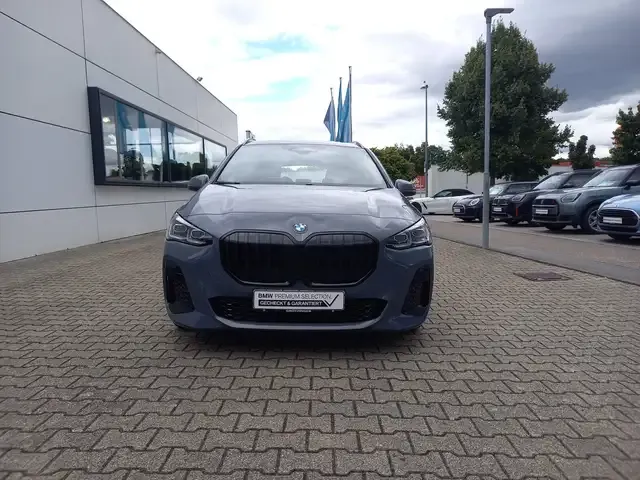 BMW 220