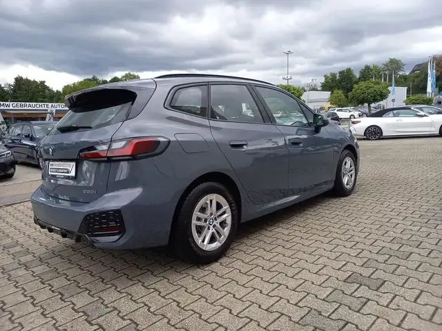 BMW 220