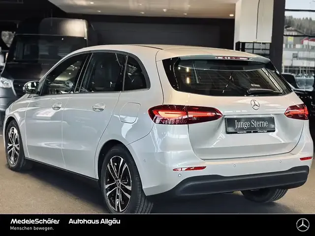 Mercedes-Benz B 200