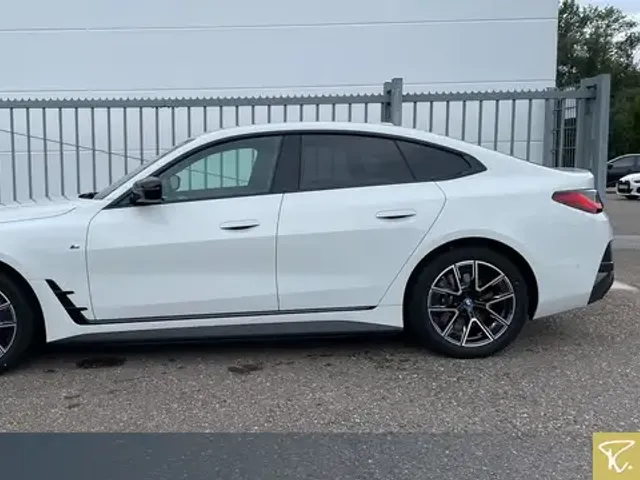 BMW i4
