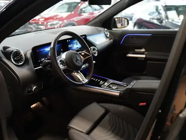 Mercedes-Benz EQA 300