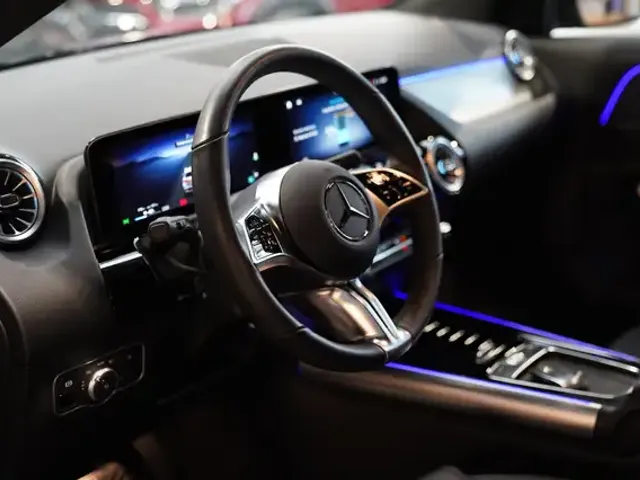 Mercedes-Benz EQA 300