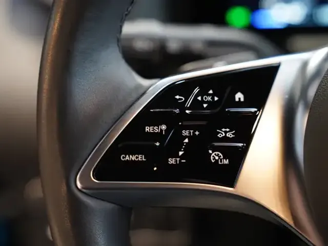 Mercedes-Benz EQA 300