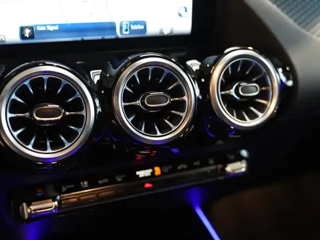 Mercedes-Benz EQA 300