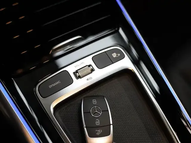 Mercedes-Benz EQA 300