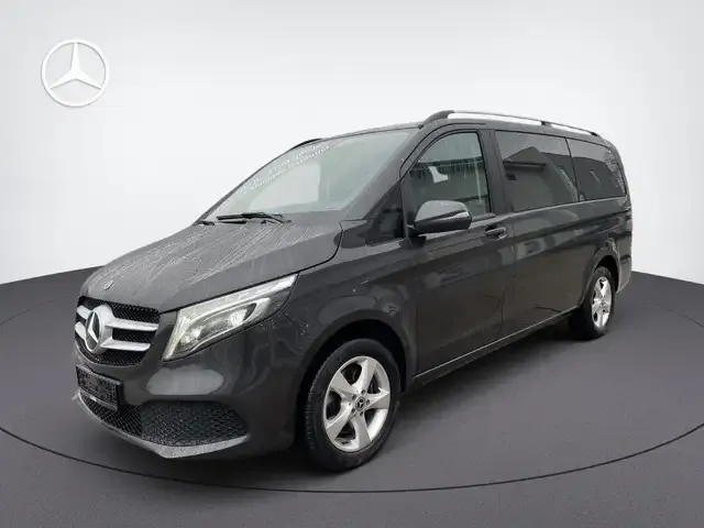 Mercedes-Benz V 220