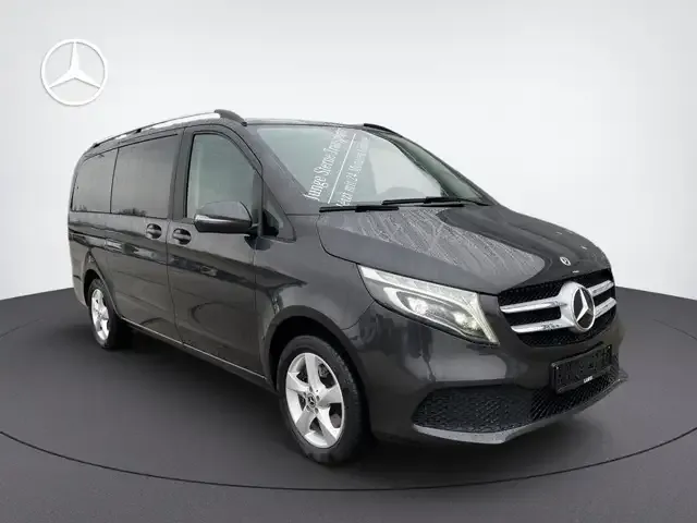 Mercedes-Benz V 220