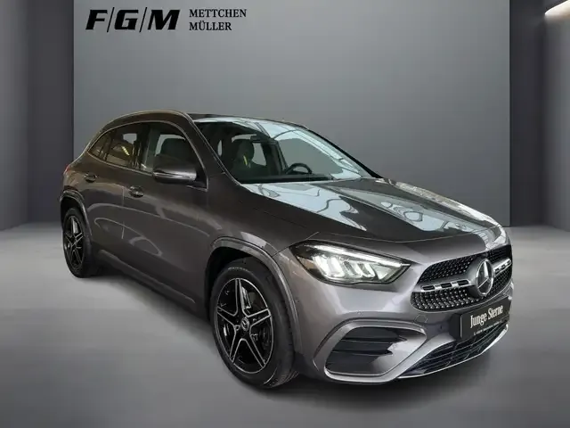 Mercedes-Benz GLA 200