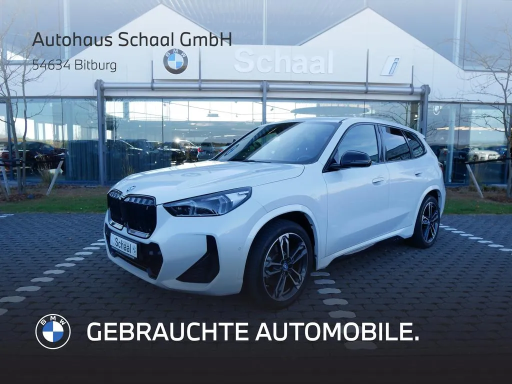 BMW iX1