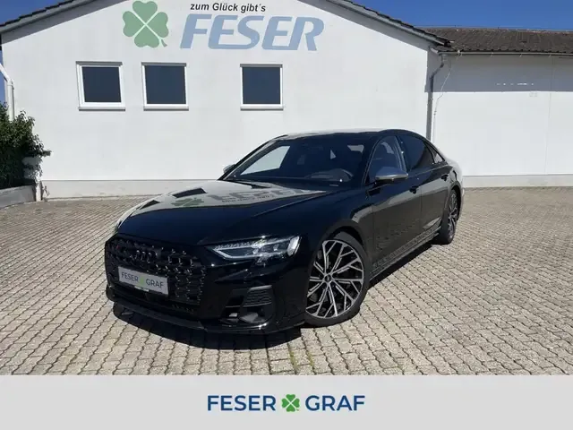 Audi S8