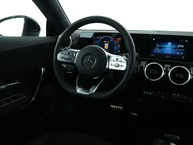 Mercedes-Benz CLA 220