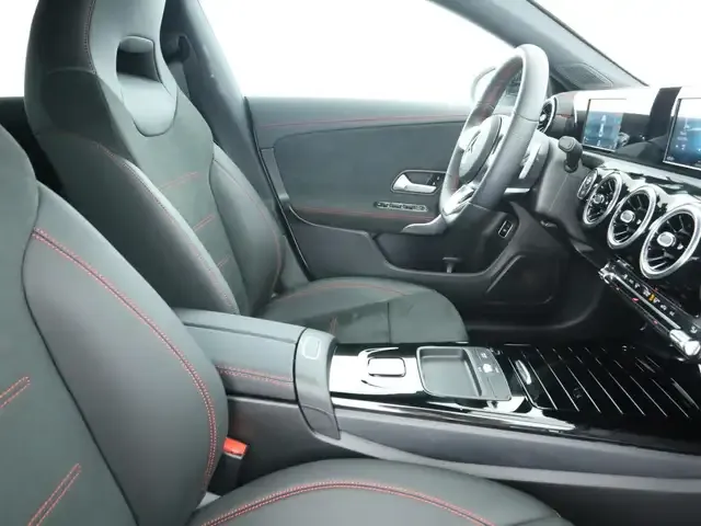 Mercedes-Benz CLA 220