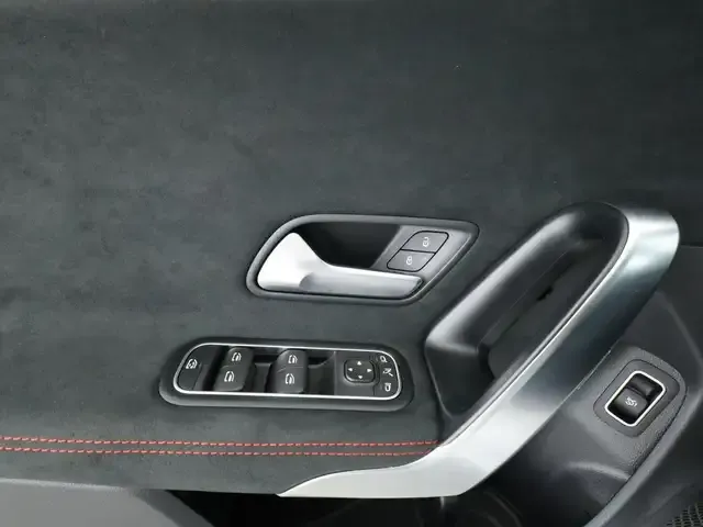 Mercedes-Benz CLA 220