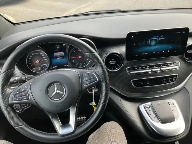 Mercedes-Benz V 250