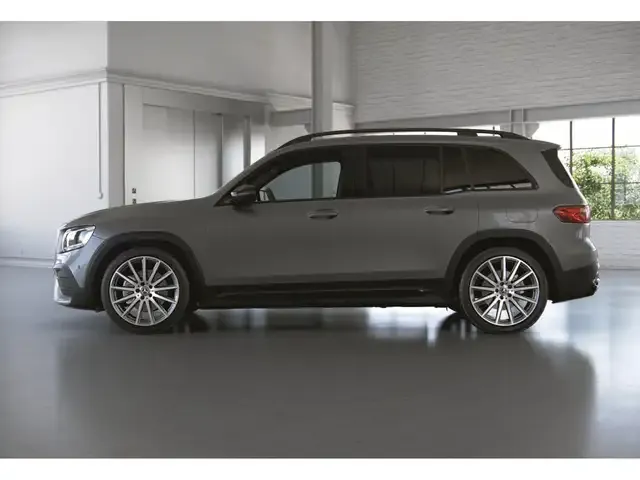 Mercedes-Benz GLB 220