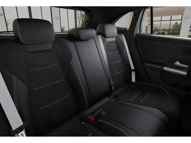 Mercedes-Benz GLA 220