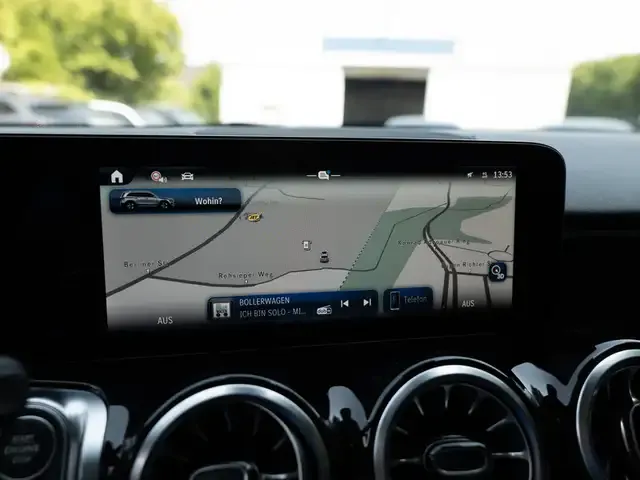 Mercedes-Benz GLB 220