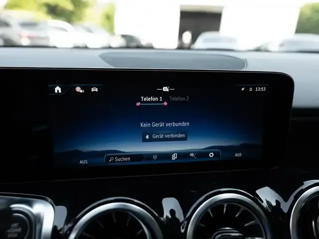 Mercedes-Benz GLB 220