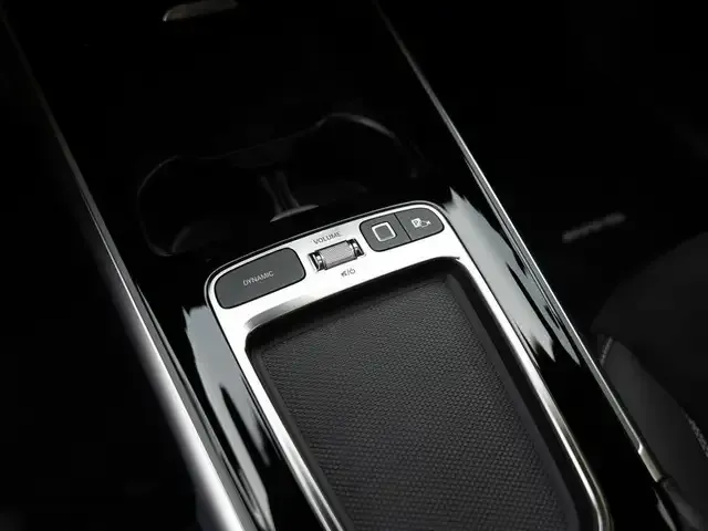 Mercedes-Benz GLB 220