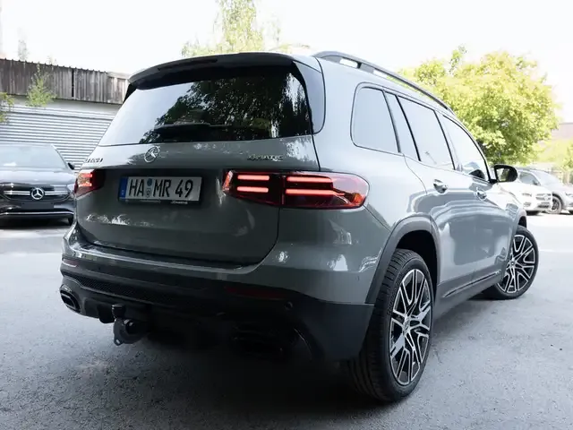 Mercedes-Benz GLB 220