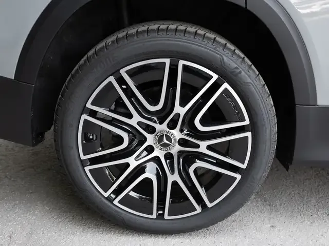 Mercedes-Benz GLB 220