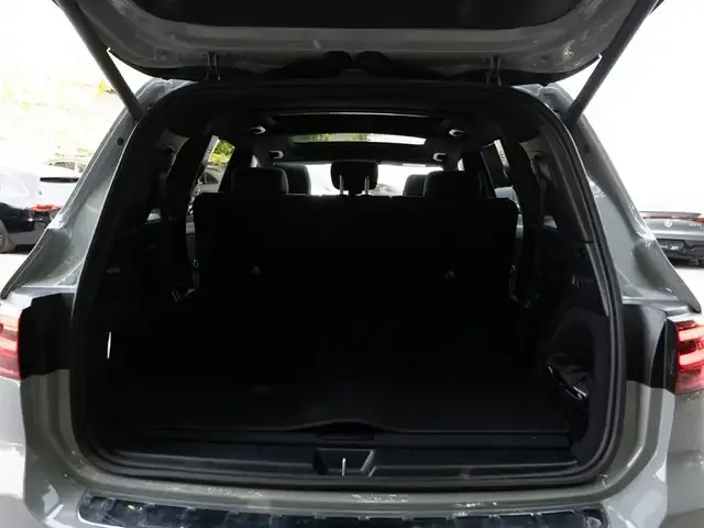 Mercedes-Benz GLB 220