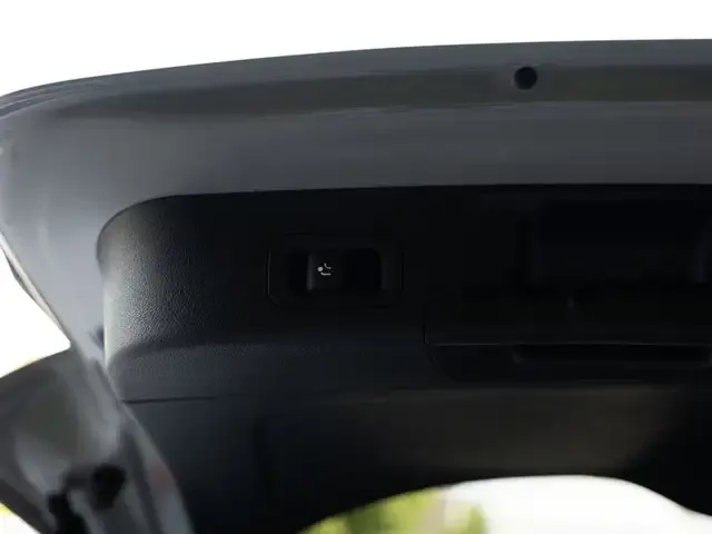 Mercedes-Benz GLB 220