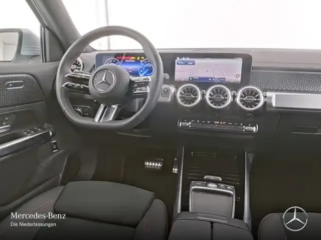 Mercedes-Benz EQB 300