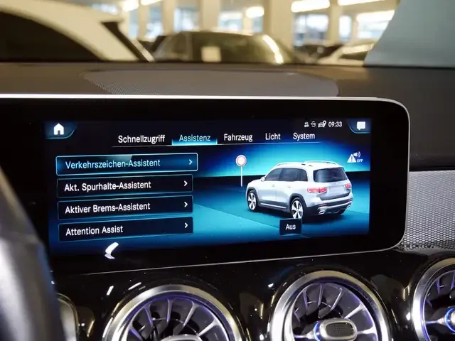 Mercedes-Benz GLB 200