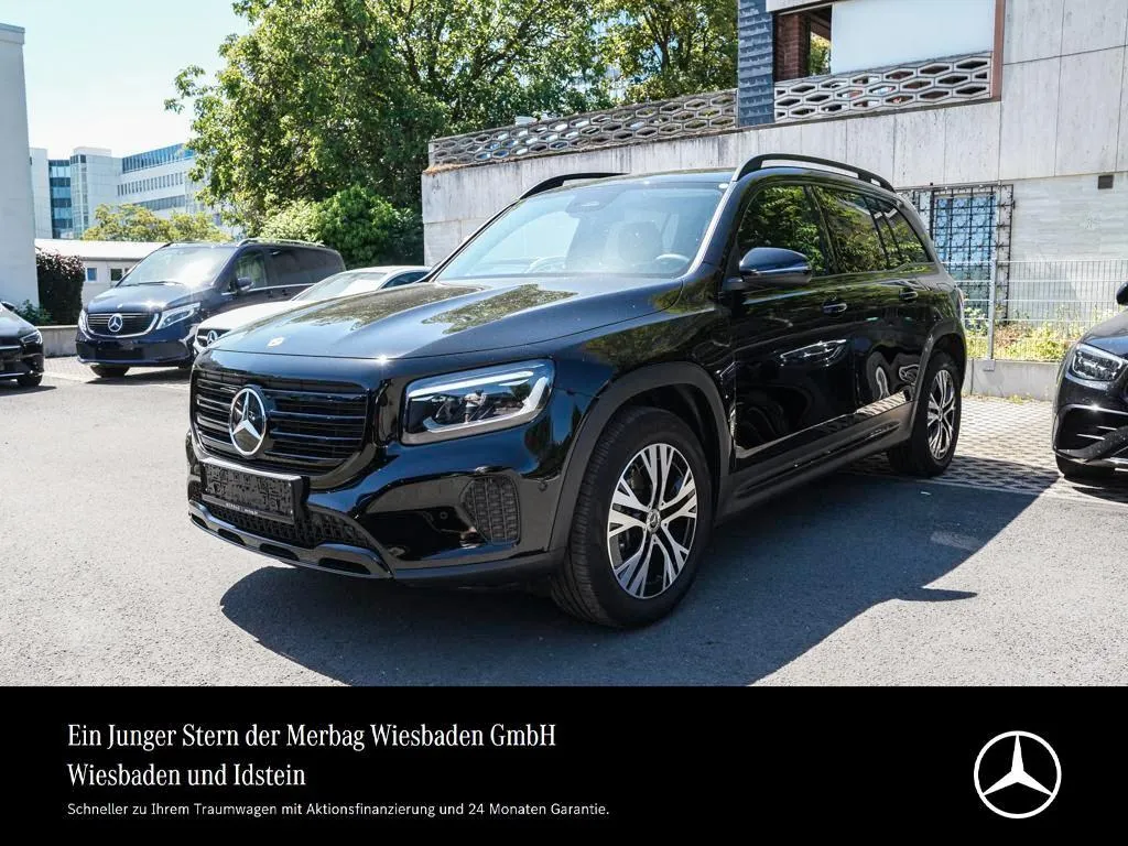 Mercedes-Benz GLB 220