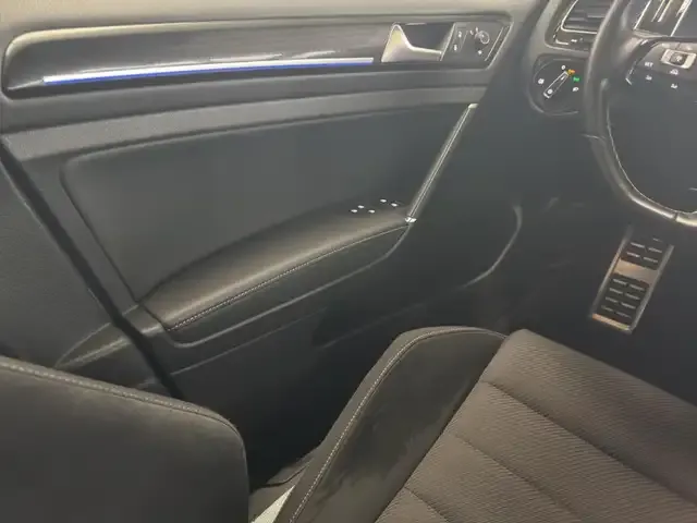 Volkswagen Golf R