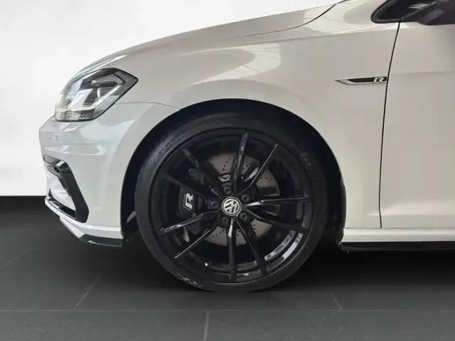 Volkswagen Golf R