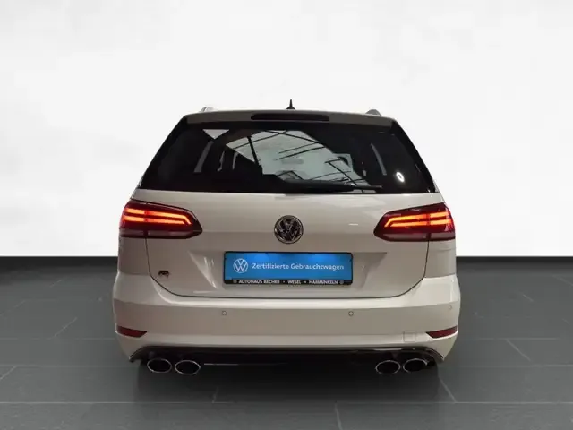 Volkswagen Golf R