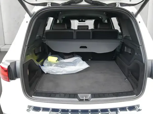 Mercedes-Benz EQB 300