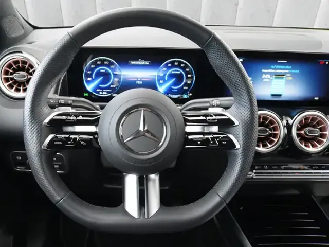 Mercedes-Benz EQB 300
