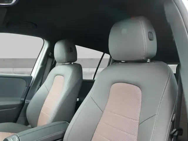 Mercedes-Benz EQB 300