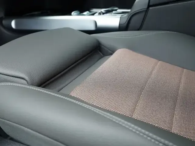 Mercedes-Benz EQB 300