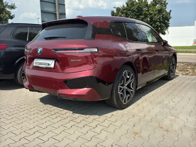 BMW iX