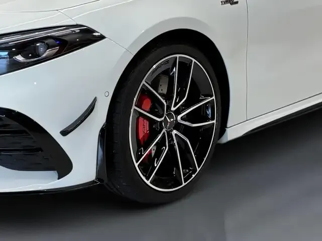 Mercedes-Benz A 35 AMG