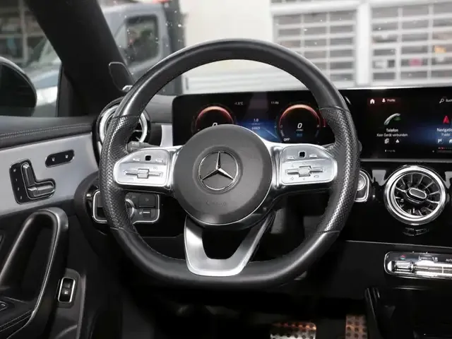 Mercedes-Benz CLA 250