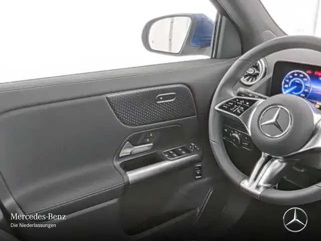 Mercedes-Benz EQA 300