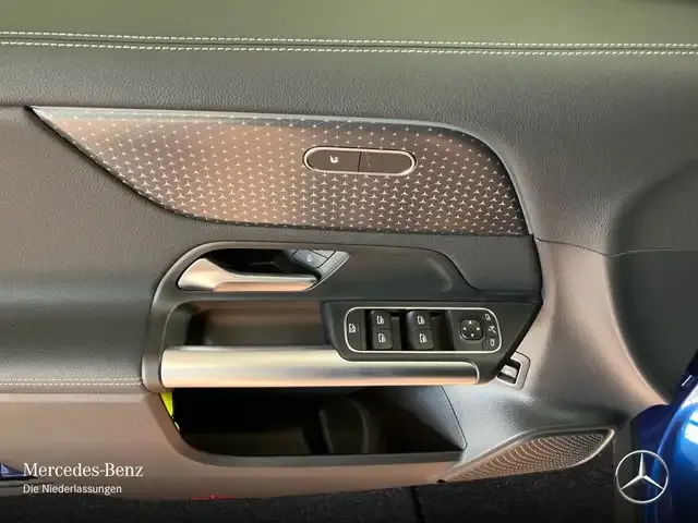 Mercedes-Benz EQA 300