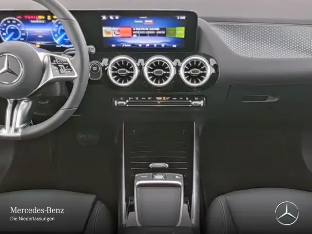Mercedes-Benz EQA 300