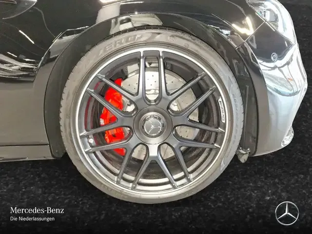 Mercedes-Benz E 63 AMG