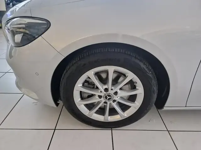 Mercedes-Benz B 250