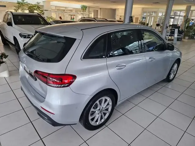 Mercedes-Benz B 250