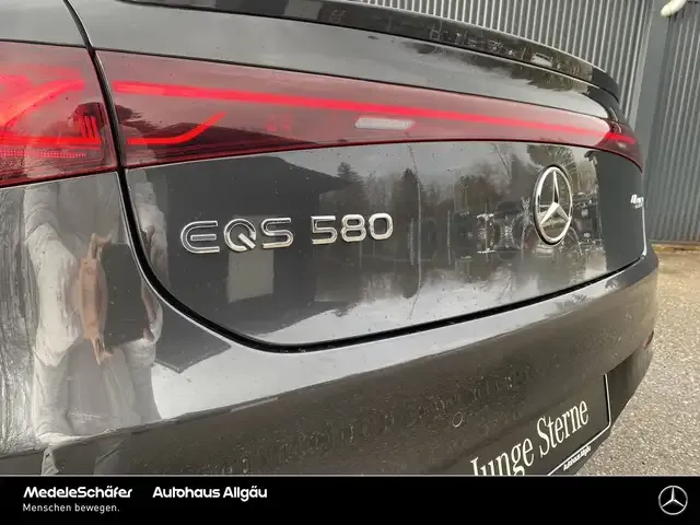 Mercedes-Benz EQS